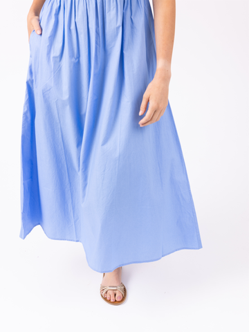 Shaye in Solid Regatta