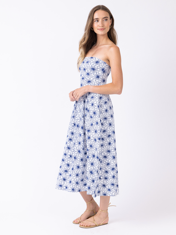 Sarah in Shoreline Petals Monomoy