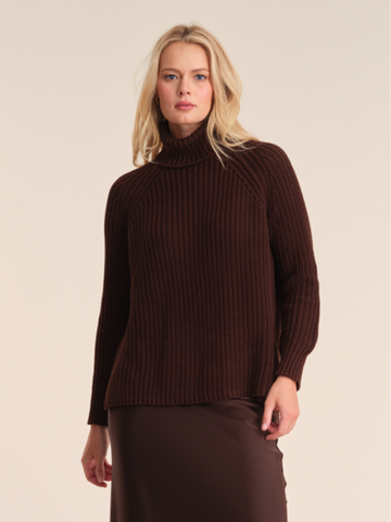 Stella Turtleneck in Coffee Bean