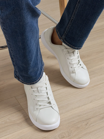 Drift Classic Sneaker in White