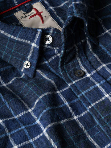 Flyweight Flannel in Dark Navy Plaid