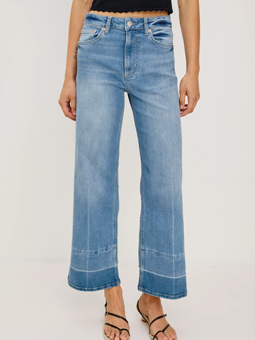 Getty Crop Jean in Independence