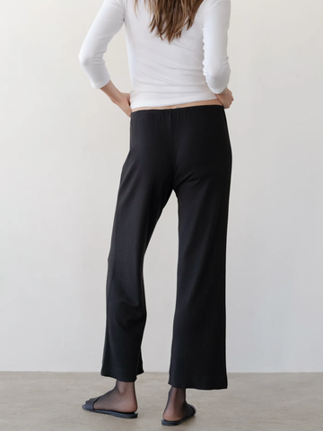 The Baby Rib Scallop Pant in Jet